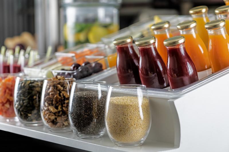 Nh Collection Madrid Paseo Del Prado Hotel Kültér fotó A selection of cold pressed juices